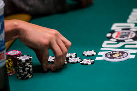 Four Card Poker dan Crazy 4 Poker mudah dimainkan tetapi lebih sulit ditemukan